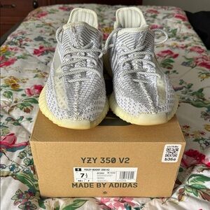 Adidas Yeezy Boost 350 V2 in Static